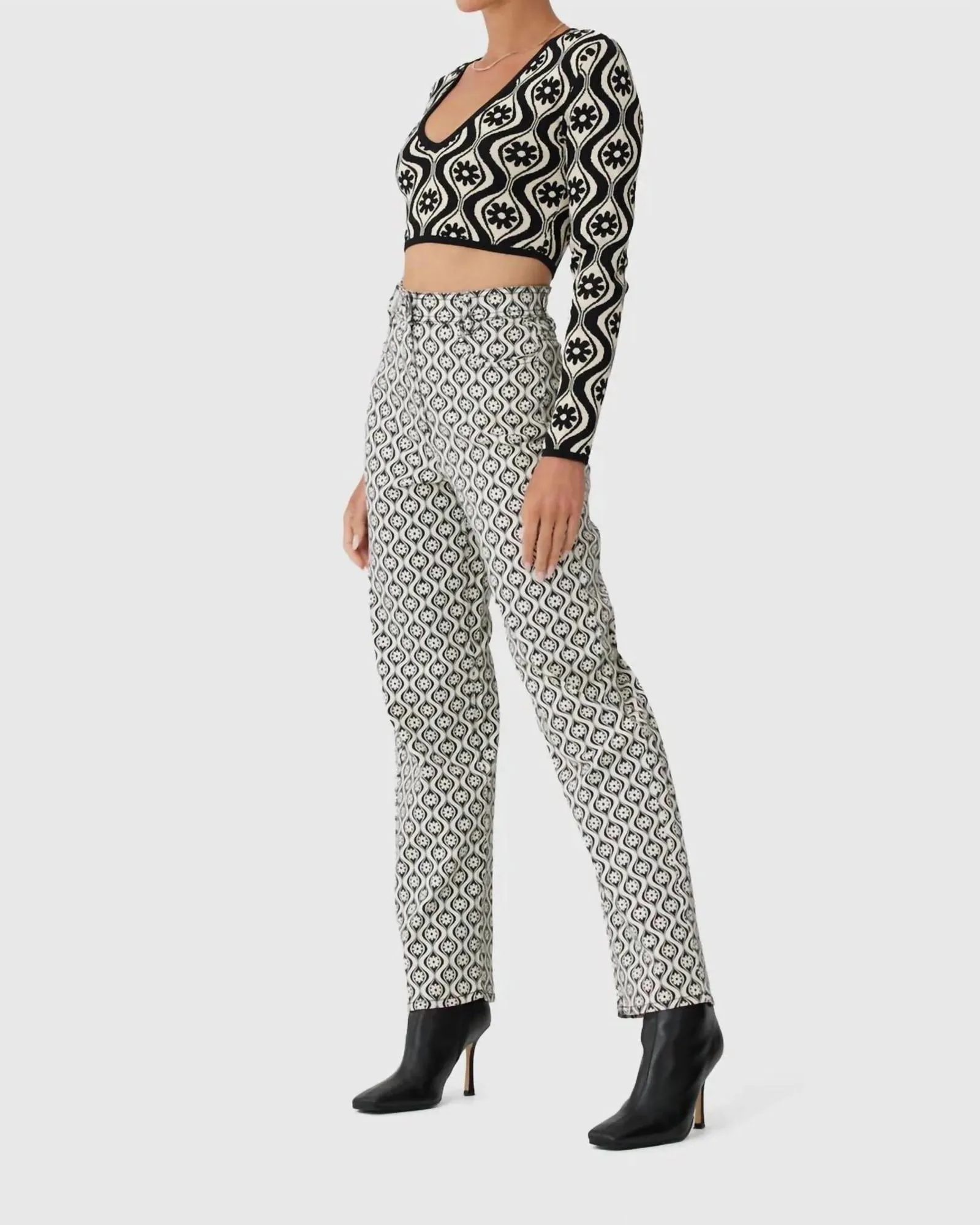 Quinn Long Sleeve Knit Top in Cream Retro Floral | Cream Retro Floral